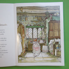 Load image into Gallery viewer, The Brambly Hedge Pop-up Book