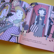 Last inn bildet i Galleri-visningsprogrammet, Little people, big dreams: Coco Chanel
